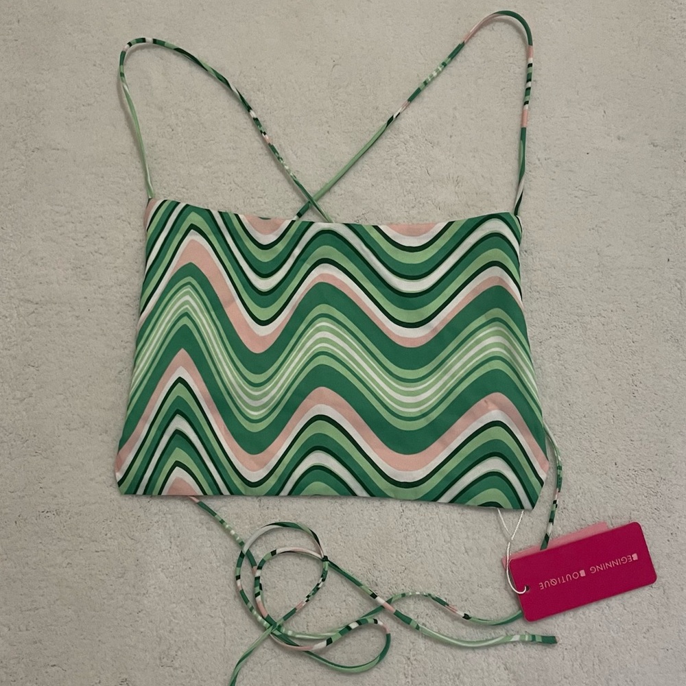 Green swirl tie back top from beginning boutique!